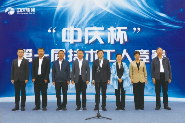 領(lǐng)導合影_副本.jpg